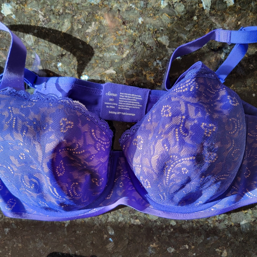 SOMA bra 3 hook lace design